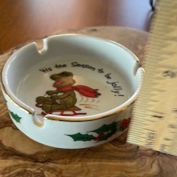 Vintage 1976 Suzie's Zoo Frog Ashtray - Tis the Season to be Jolly - Picture 6 of 6